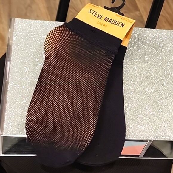 Steve Madden 2-PK Fishnet/Black Crew Socks - Picture 4 of 6